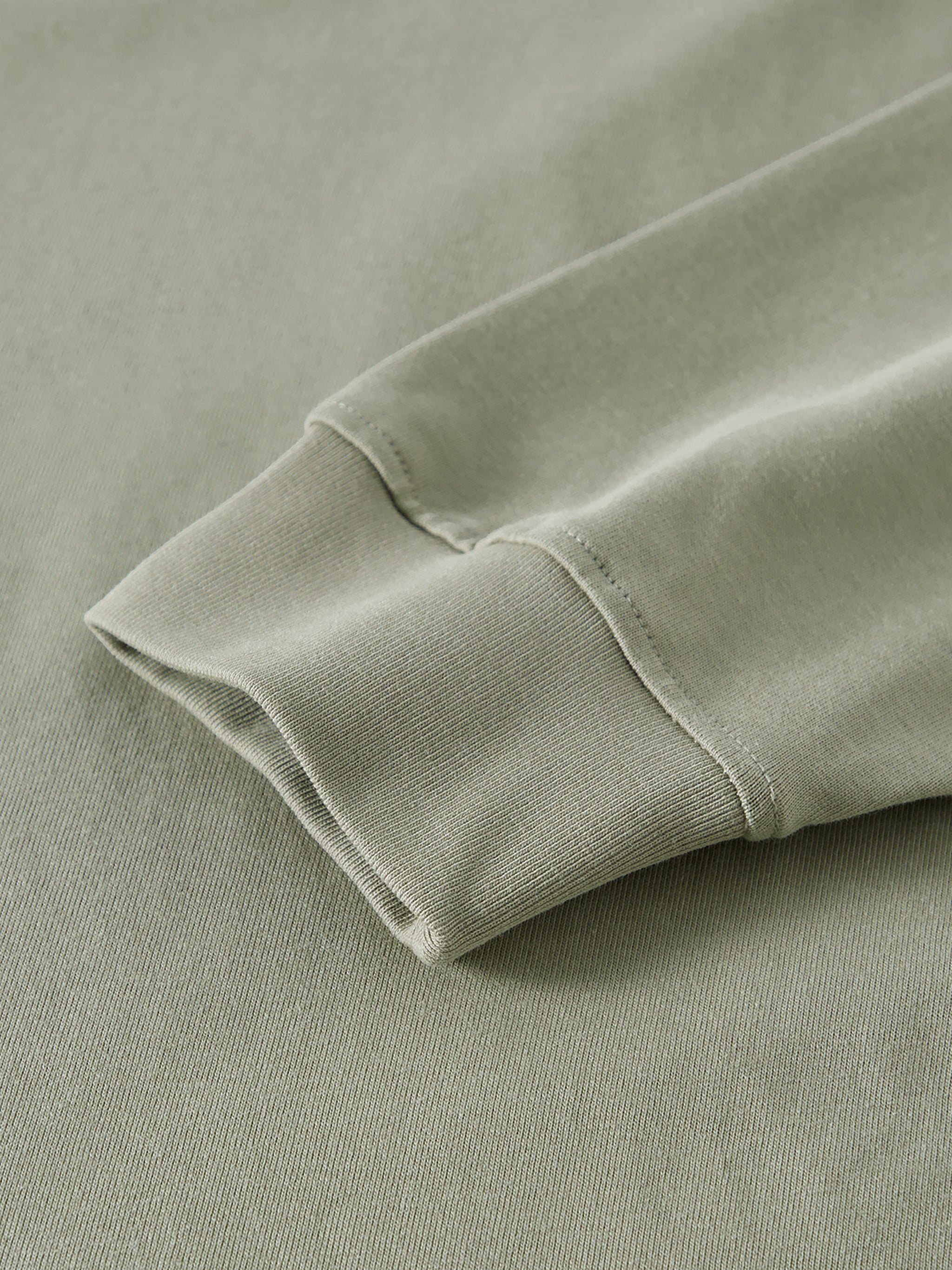 OVERSIZED LONGSLEEVES