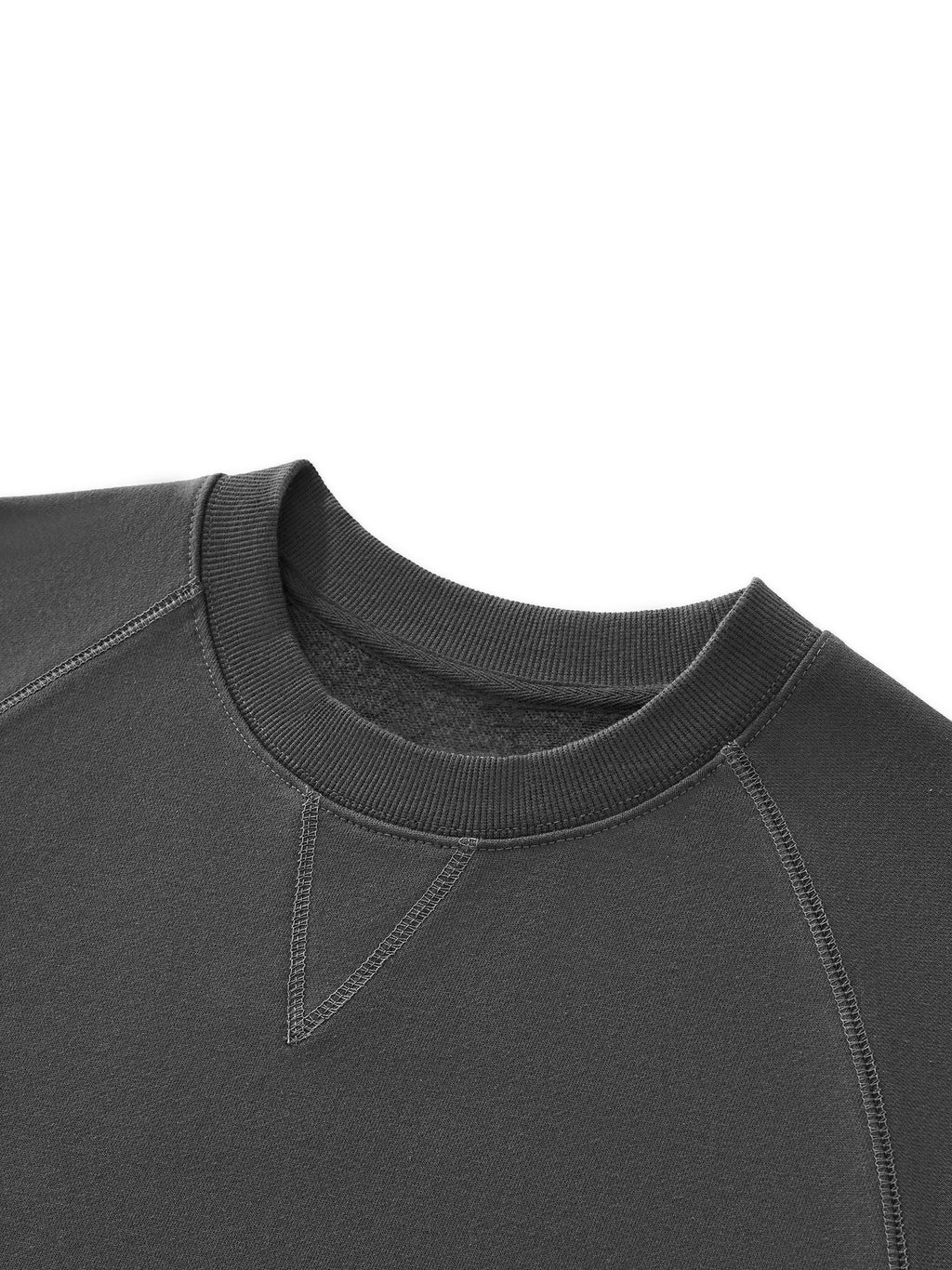 HEAVYWEIGHT RAGLAN CREWNECK