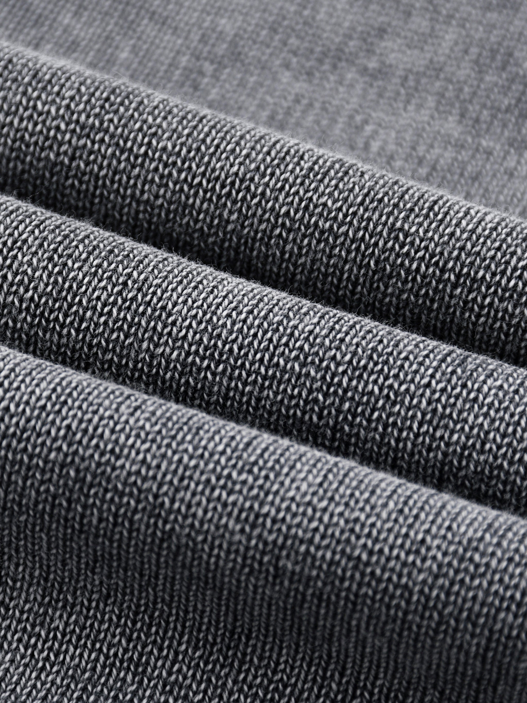 VINTAGE KNIT SWEATERS