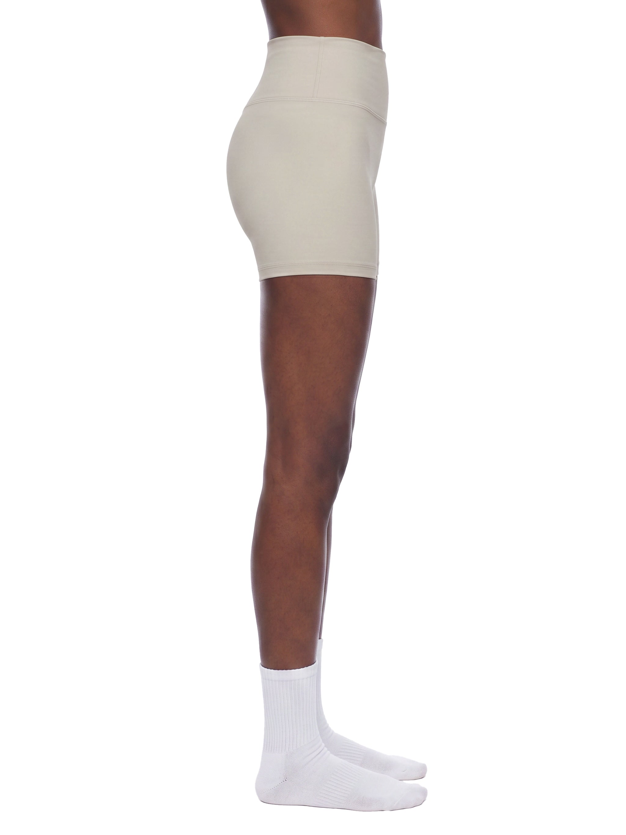 WOMEN'S YOGA SHORTS